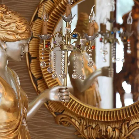 Golden Boutique מלון 2*