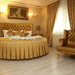 Golden Boutique فندق