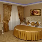 فندق Golden Boutique 2*