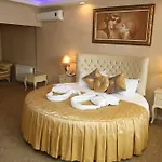 Golden Boutique