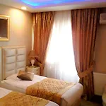 Golden Boutique 2*