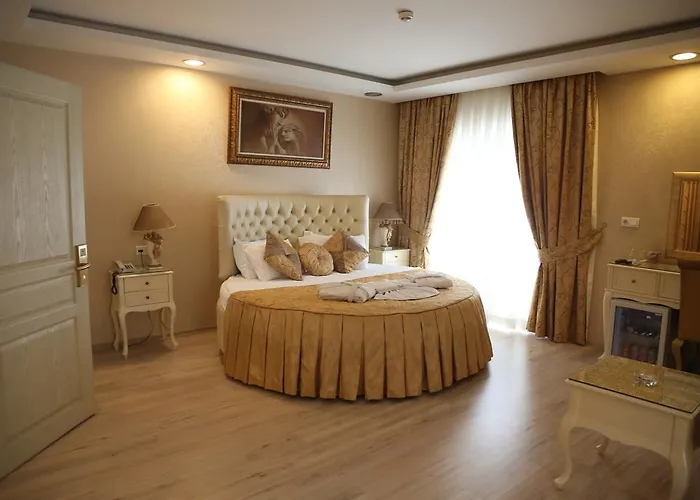Golden Boutique Hotel 2*
