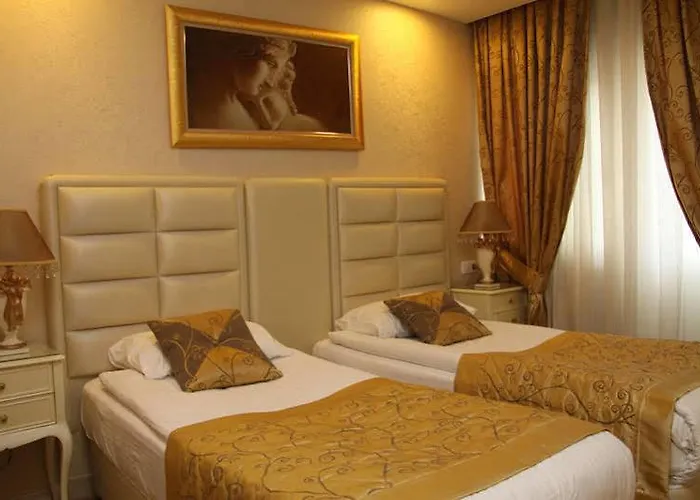 Golden Boutique Hotel 2*